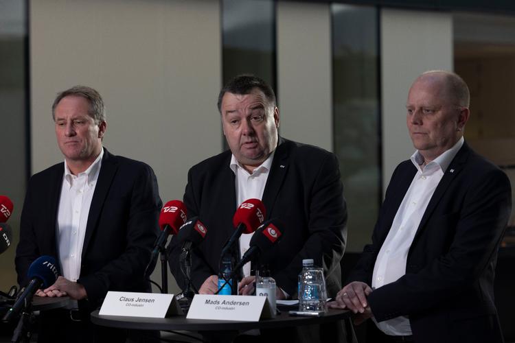 Dansk Industri og CO-industri er blevet enige om nye overenskomster på industriens område. Her præsenterer topforhandlerne aftalen.  Foto: Hannah Aurora Almstrup