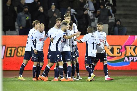AGF-jubel efter Patrick Mortensens scoring på straffespark i 1. halvleg.  Foto: Ernst van Norde/Ritzau Scanpix