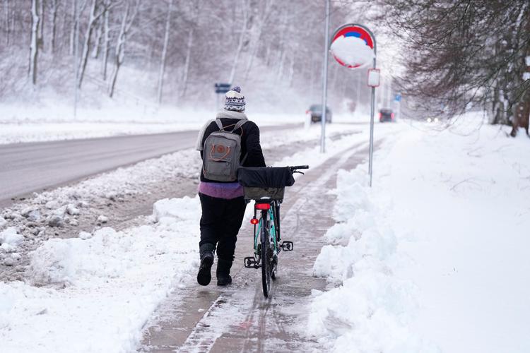 I Aalborg lå sneen tæt fra morgenstunden. Foto: Henning Bagger/Ritzau Scanpix 