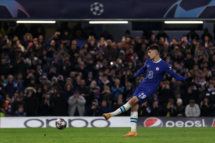 Kai Havertz fik to forsøg til at score det afgørende mål på straffespark, der sendte Chelsea videre til kvartfinalen i Champions League på bekostning af tyske Dortmund. Foto: Adrian Dennis/Ritzau Scanpix