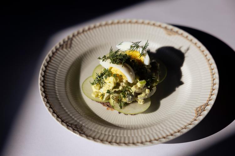 Karrysilden så, som det meste andet på Boulevarden 129, lækker ud. Men desværre var den alt for kold.  Foto: Hannah Aurora Almstrup