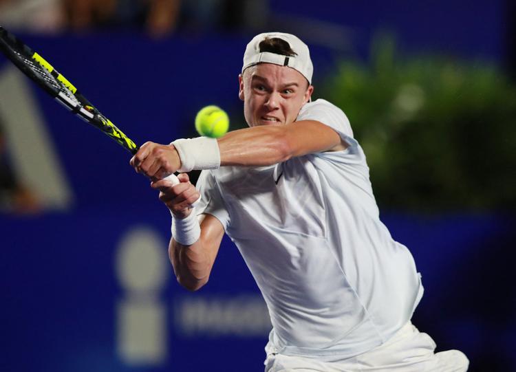 Der var masser af vilje i Holger Rune, da han spillede semifinale i Acapulco mod australske Alex De Minaur, men fysikken drillede i kampens slutfase, hvor danskeren blandt andet fik krampe i benene.   Foto: Henry Romero/Ritzau Scanpix