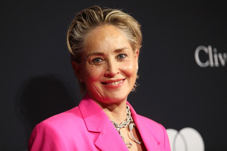 Den 65 årige skuespiller Sharon Stone fortæller for første gang, hvordan en nøgenscene kostede hende forældremyndigheden over sønnen Roan. Her ses hun til Galla i Beverly Hills i starten af året.  Foto: Aude Guerrucci/Ritzau Scanpix