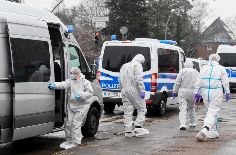 Tre mænd og tre kvinder i alderen 33 til 66 år samt et syv måneder gammelt foster mistede livet, da en 35-årig mand torsdag aften skød omkring sig i en af Jehovas Vidners rigssale i Hamburg. SIden skød gerningsmanden sig selv. Foto: Fabian Bimmer/Ritzau Scanpix