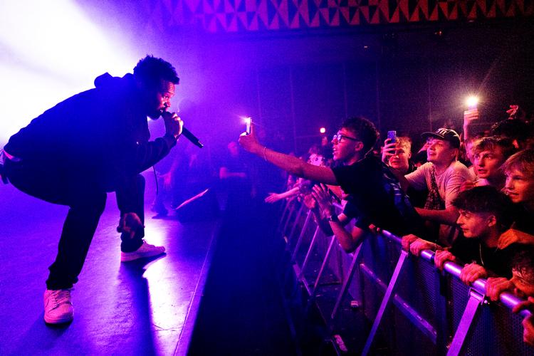 Lamins koncert i Vega fredag aften var 90 minutters udfoldelse af et gennembrud. Foto: Jacob Ehrbahn
