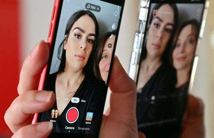 I dag har TikTok mere end 150 millioner brugere i Europa. Men hos myndighederne vokser frygten for, at deres data bliver delt med Kina. Foto: Staff/Ritzau Scanpix