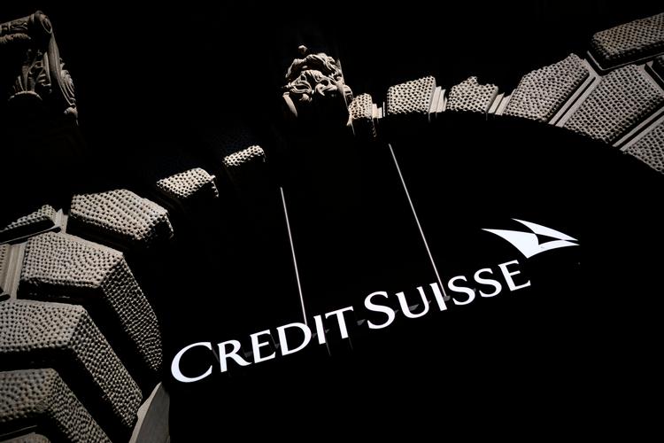 Credit Suisse er Schweiz' næststørste bank. Bankens aktier mistede onsdag næsten en fjerdedel af deres værdi.   Foto: Fabrice Coffrini/Ritzau Scanpix