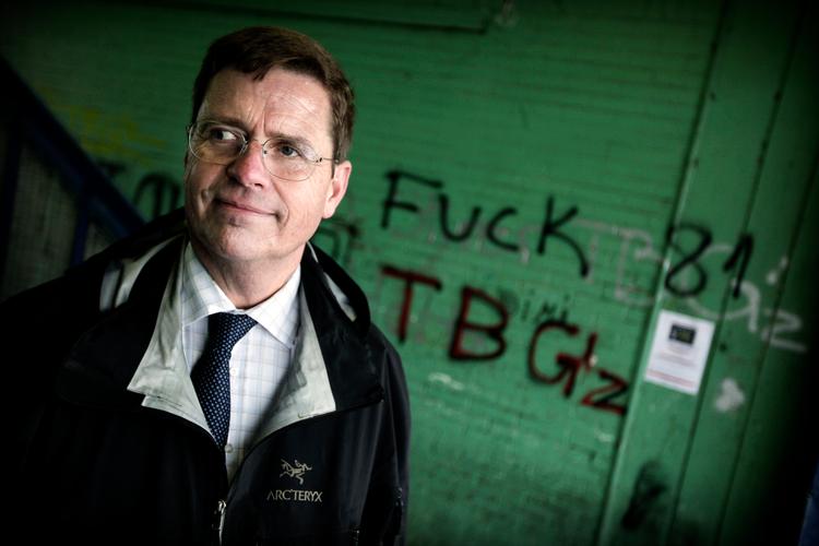Johan Martini Reimann fotograferet i 2009, da han som politidirektør i København var på besøg i den dengang uroplagede bydel Tingbjerg nord for København.   Foto: Niels Hougaard