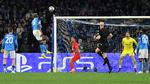 Med dette hovedstød bragte Victor Osimhen Napoli på sejrskurs mod Eintrachrt Frankfurt uden den skadede Jesper Lindstrøm. Foto: Tiziana Fabi/Ritzau Scanpix