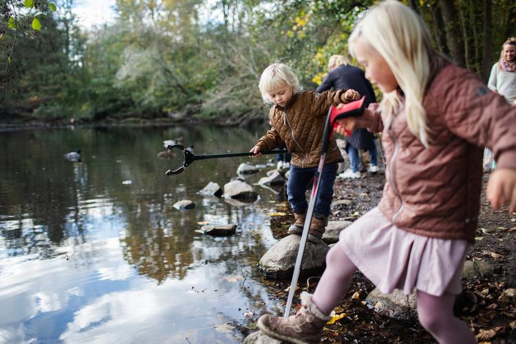 Skraldemænd i alle aldre rykker ud i naturen i uge 12 for at samle affald og rydde op. Foto: Ditte Valente