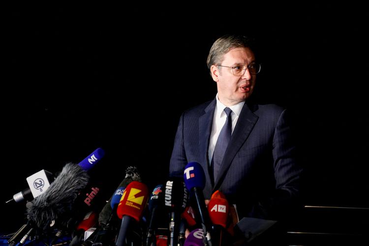 »Vi er blevet enige på nogle punkter. Ikke på alle punkter. Dette er ikke den endelige aftale«, siger Serbiens præsident, Aleksandar Vucic, lørdag aften. Foto: Ognen Teofilovski/Ritzau Scanpix