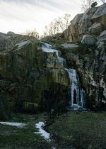 Københavnerne og folk, der kører over Storebælt, tænker ikke over det. Men de står på en bund af bornholmsk granit her fra Vang. Foto: Anders Holst Pedersen