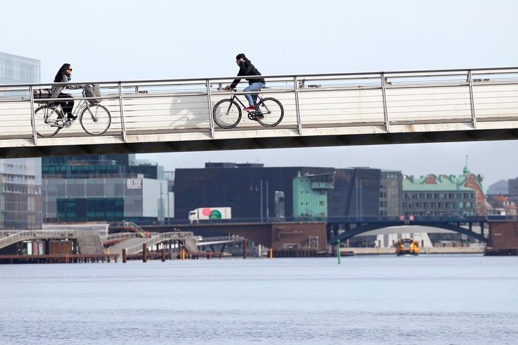 Indbyggerne i visse dele af København får ikke længere omdelt lokalnyheder til bopælen.  Foto: Jens Dresling