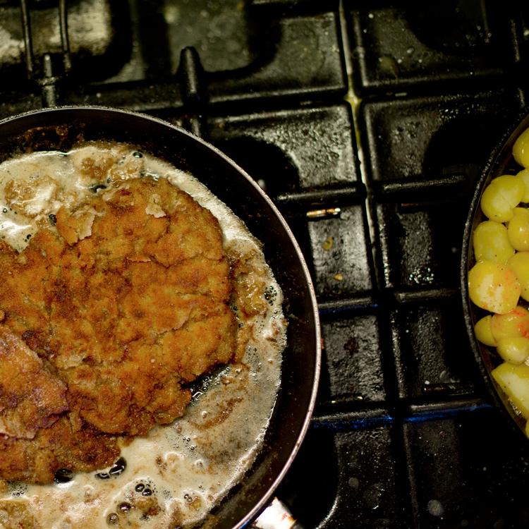 Regeringen i Niederösterreich vil give særlig støtte til restauranter, der har traditionel og regional mad på menuen – som for eksempel den østrigske schnitzel. Denne schnitzel er dog fra Hørdum i det nordlige Jylland.  Arkivfoto Mie Brinkmann