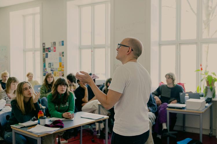 Med prisen følger en pengesum, som vinderne kan tage med tilbage til deres uddannelsesinstitution for at give undervisningen et ekstra boost. Sidste år vandt John Toldsted fra Det Frie Gymnasium hovedprisen i gymnasiekategorien. Foto: Katrine Hørup Noer