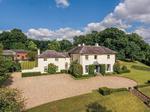 Jane Austen boede på Stevenson-ejendommen fra 1775 til 1800. I dag står et fornemt hus bygget af hendes bror på grunden. Foto: Savills