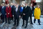 Alt var tilsyneladende fryd og gammen, da den nye regering mellem Socialdemokratiet, Venstre og Moderaterne blev  præsenteret på Amalienborg slotsplads den 14. december. Siden er Venstres formand, vicestatsminister og forsvarsminister Jakob Ellemann-Jensen (V), blevet sygemeldt og Troels Lund Poulsen (V) har erstattet ham. Foto: Jens Dresling/Ritzau Scanpix