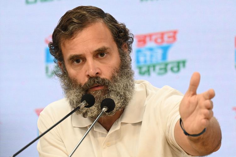 Den indiske oppositionspolitiker Rahul Gandhi er blevet erklæret uegnet til at sidde i parlamentet. Foto: Sajjad Hussain/Ritzau Scanpix