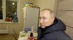 Vladimir Putin besøgte søndag i sidste uge den russisk besatte ukrainske by Mariupol. Eller var det i virkeligheden en dobbeltgænger? Foto: Kremlin.ru/Ritzau Scanpix