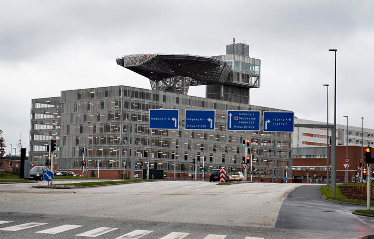 Lægehelikopter hvirvler svampesporer op, der giver problemer på intensivafdelingen. Foto: Henning Bagger/Ritzau Scanpix