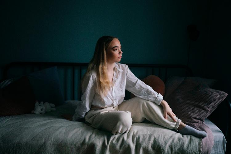 Kayla er en overlever; selv om hun har haft det hårdt siden hun var seks-syv år, formår hun at hanke op i sig selv igen og igen.  Foto: Marie Hald