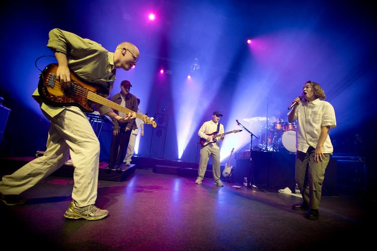 Blæst åbner Orange Scene 2023. Foto: Martin Rosenauer