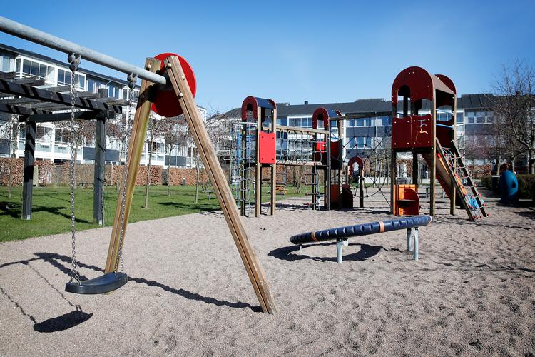 I alt 10 legepladser på Fyn og i det sydlige Jylland skal undersøges for PFAS. Legepladsen på billedet er ikke iblandt dem, der skal undersøges. Foto: Jens Dresling