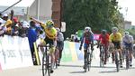 Alexander Salby (tv) blev den første danske vinder i UCI-regi i 2023, da han vandt sidste etape af løbet La Tropicale Amissa Bongo i Gabon.  Foto: La Tropicale Amissa Bongo