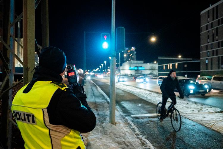 Politiet på jagt efter fartsyndere på Ring 2 i København. En strækning, politiet har fokus på året rundt, da der generelt bliver kørt for stærkt. Arkivfoto. Foto: Anthon Unger