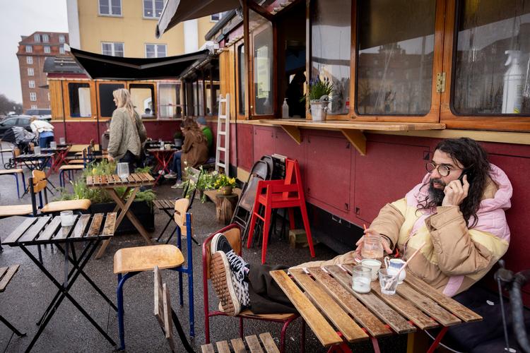 Pladserne uden for Baaden har klar aaaah-faktor.  Foto: Mads Nissen