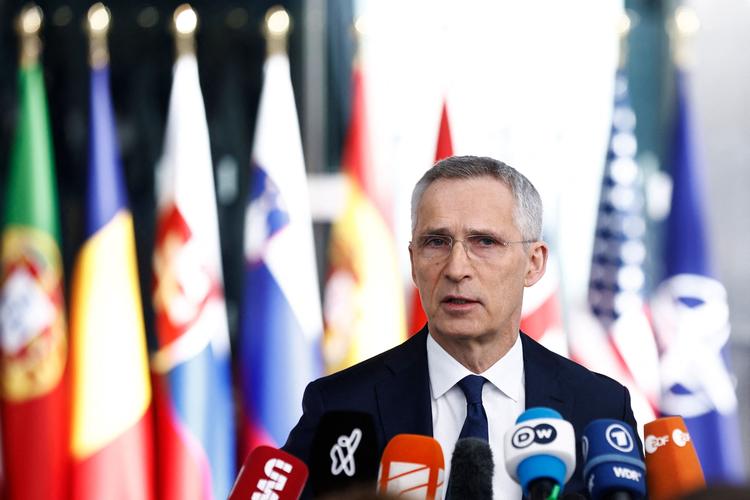 Tirsdag vil det finske flag formelt blive hejst foran Nato-hovedkvarteret i Bruxelles for at markere Finlands tiltrædelse som det 31. medlem af Nato. Her ses Natos generalsekretær, Jens Stoltenberg. Foto: Kenzo Tribouillard/Ritzau Scanpix