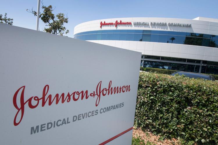 I 2020 besluttede medicinalselskabet at stoppe med at sælge sit babypudder i USA og Canada på grund af, hvad Johnson &amp; Johnson selv kaldte ’misinformation’. Foto: Mark Ralston/Ritzau Scanpix
