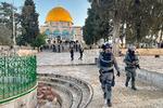 Israelsk politi ved Al-Aqsa-moskéen i Jerusalem. Foto: Ahmad Gharabli/Ritzau Scanpix