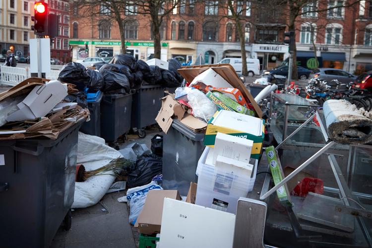 Skraldemændene nedlagte arbejdet 20. marts. De var utilfredse med Amager Ressourcecenter (ARC), som ifølge skraldemændene havde brudt en aftale om nogle arbejdsvilkår, som ikke var løn. Foto: Jens Dresling