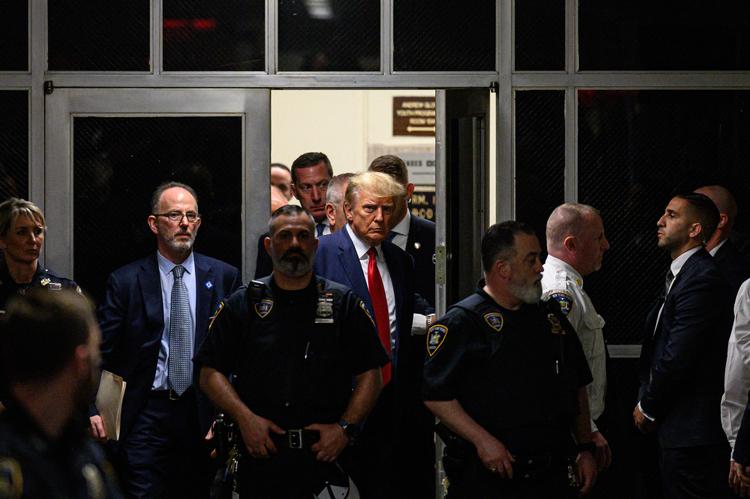 Tidligere præsident Donald Trump i domstolsbygningen på Manhattan i New York den 4. april 2023.  Foto: Ed Jones/Ritzau Scanpix