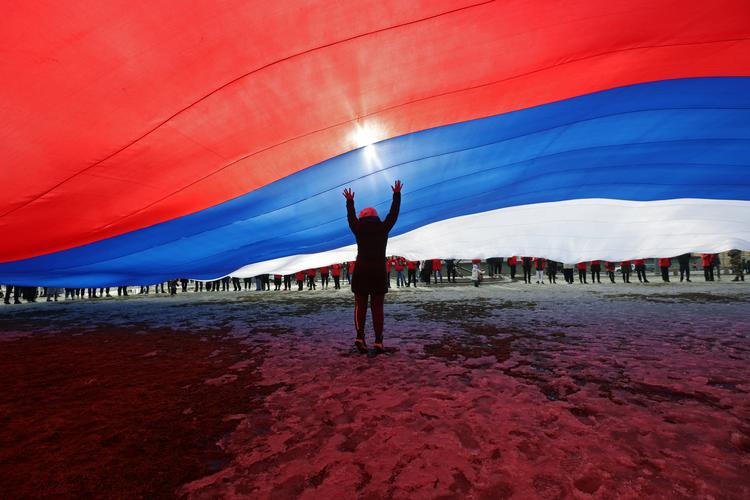Hvert år i marts fejrer russerne annekteringen af Krim, som Ukraine nu åbner for diplomatisk løsning om. Foto: Anton Vaganov/Ritzau Scanpix