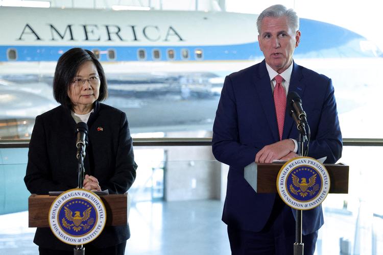 Taiwans præsident, Tsai Ing-wen, har mødtes med formanden for Repræsentanternes Hus i USA, Kevin McCarthy. Foto: David Swanson/Ritzau Scanpix