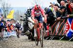 Modsat i Flandern Rundt skal Mads Pedersen hverken kæmpe imod stjejle bakker eller Tadej Pogacar, når der skal køres Paris-Roubaix. Foto: Dirk Waem/Ritzau Scanpix