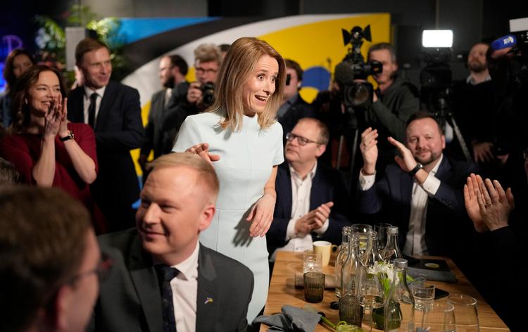 Kaja Kallas ses her på valgaftenen, hvor der var festlig stemning hos det liberale parti. Foto: Sergei Grits/Ritzau Scanpix