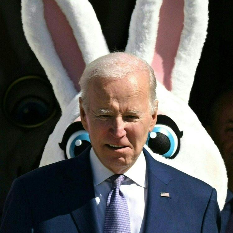 Joe Biden fotograferet tidligere i dag ved den traditionelle æggetrilningskonkurrence på plænen foran Det Hvide Hus.  Foto: Andrew Caballero-reynolds/Ritzau Scanpix