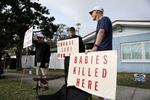Abortmodstandere foran en abortklinik i Clearwater i Florida i februar.  Foto: Octavio Jones/Ritzau Scanpix