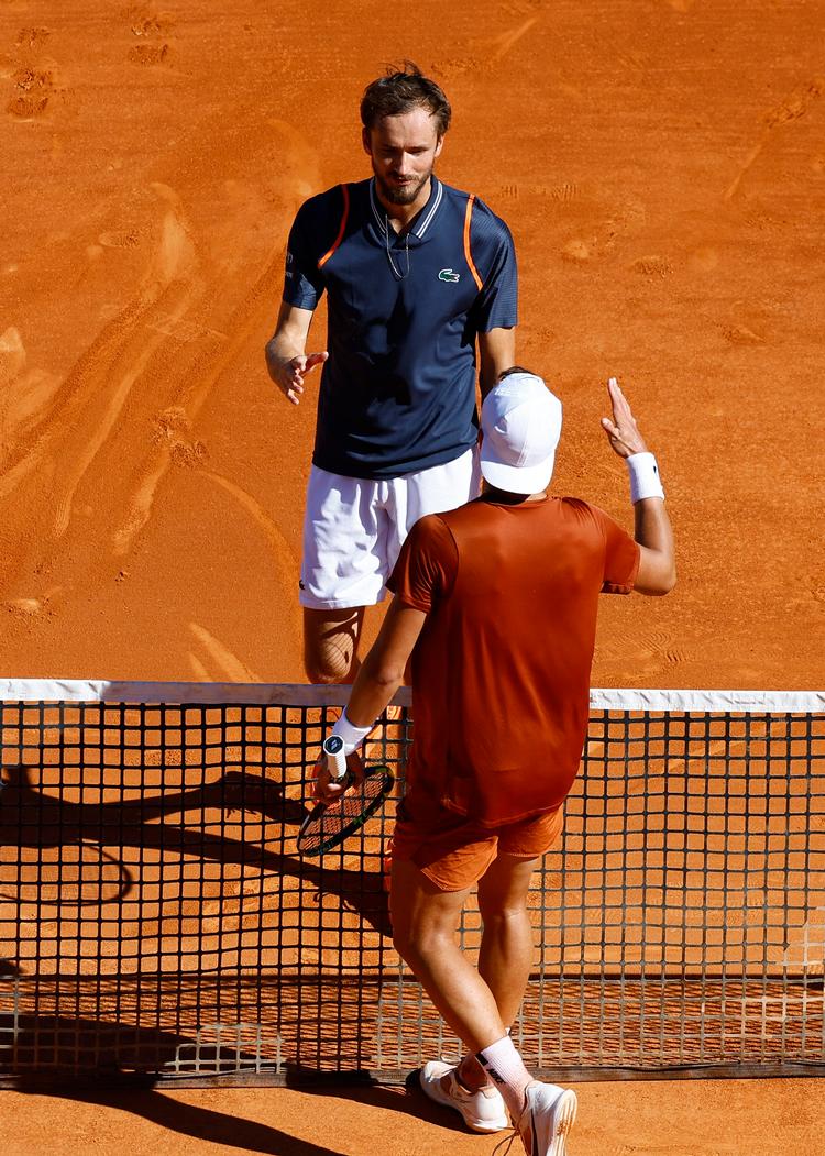 Indtil kvartfinalen i dag i Monte Carlo har Daniil Medvedev og Holger Rune kun stået overfor hinanden, når de har træner sammen. Foto: Eric Gaillard/Ritzau Scanpix