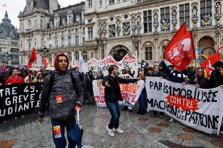 Demonstration foran rådhuset i Paris. Foto: Geoffroy van der Hasselt/Ritzau Scanpix