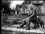 Forfatteren og juristen Otto Rung skrev retssalsdramaet om Helga Norland, der gav Statsradiofonien sin første virkelig store succes i hørespilsgenren. Her er han fotograferet cirka 1930.   Foto: Tage Christensen