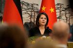 Tysklands udenrigsminister, Annalena Baerbock, under et time-langt pressemøde med Kinas udenrigsminister, Qin Gang, i Beijing 14. april.  Foto: Pool/Ritzau Scanpix