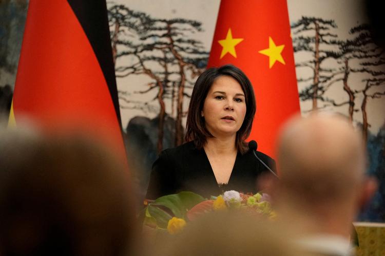 Tysklands udenrigsminister, Annalena Baerbock, under et time-langt pressemøde med Kinas udenrigsminister, Qin Gang, i Beijing 14. april.  Foto: Pool/Ritzau Scanpix