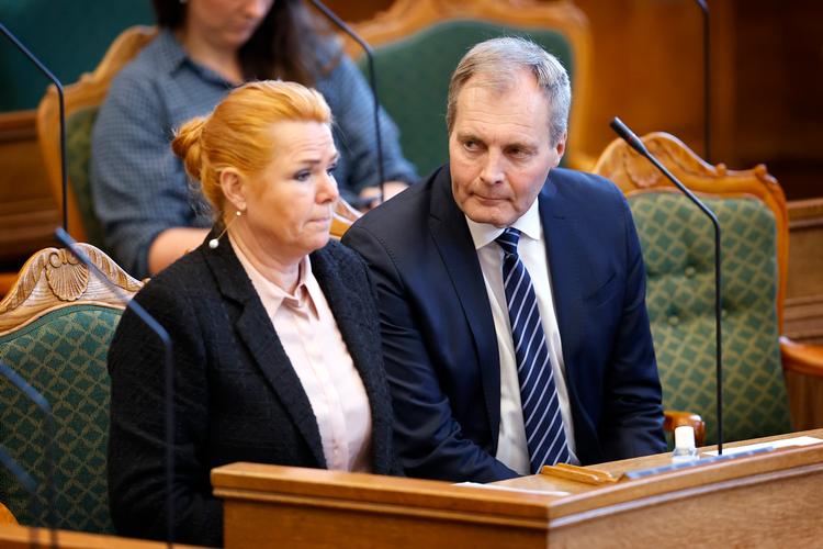 Danmarksdemokraternes partileder Inger Støjberg vil gerne have permanent grænsekontrol, men gruppeformand Peter Skaarup erkender, at det ikke er realistisk her og nu.   Foto: Jens Dresling
