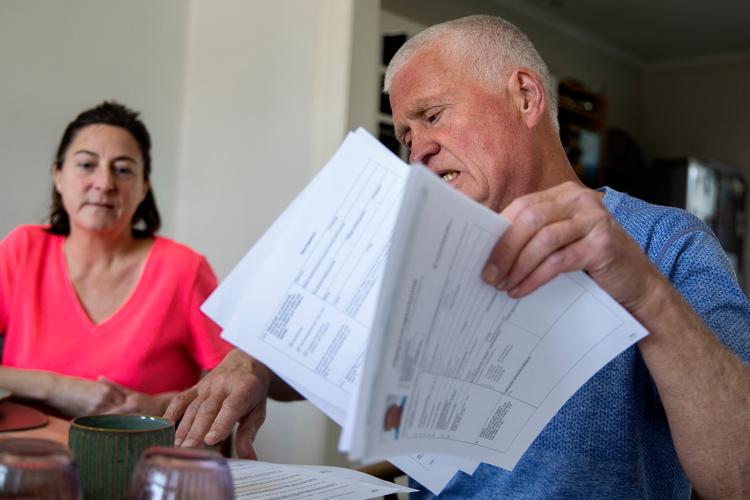 For Rolf Larsens kone, Mette Højmark, blev det en principsag ikke at underskrive papirerne fra PET, der skal bruges i sikkerhedsgodkendelsen af hendes mand. Foto: Finn Frandsen