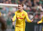 Midtbaneprofilen Jacob Steen Christensen slår ud med armene på FC Nordsjællands vej mod endnu et nederlag på udebane. Søndag tabte den ambitiøse klub med 1-0 til Viborg. Foto: Henning Bagger/Ritzau Scanpix