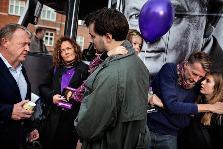 Lars Løkke Rasmussen og Jon Stephsen (th.) besøger kødbyen under valgkampen i efteråret.   Foto: Martin Lehmann